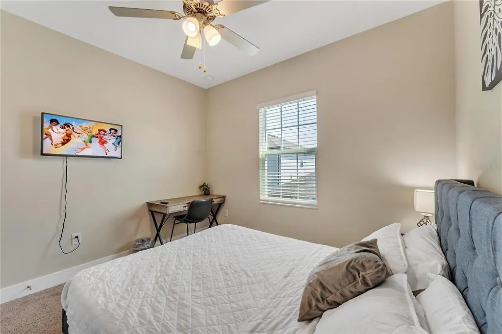 Spacious Vacation Home, Near Disney! Access To Reunion Ground And Pools 펜션