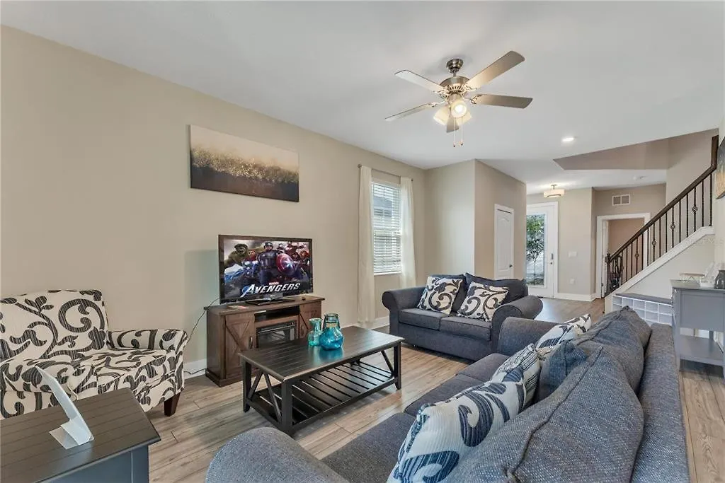 Spacious Vacation Home, Near Disney! Access To Reunion Ground And Pools
