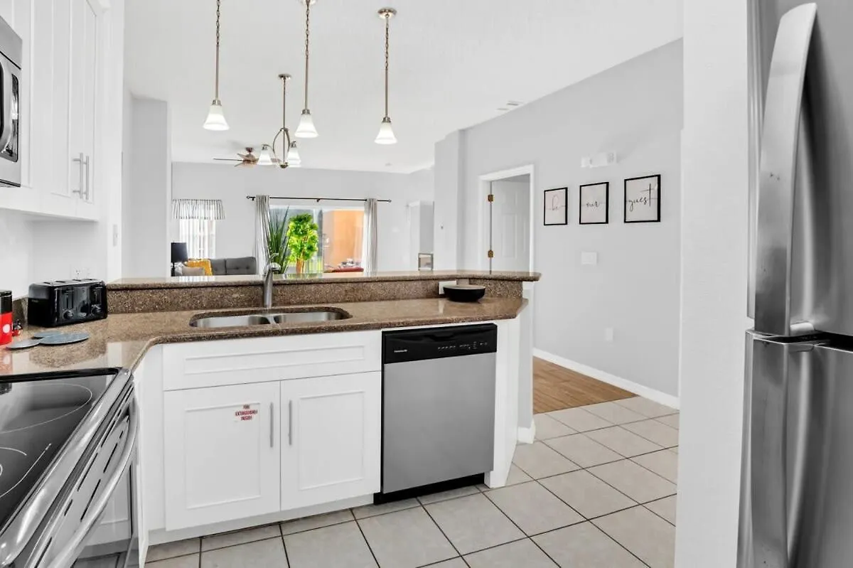 Newly Renovated Stylish With Star Wars Mickey And Safari Themed #3tv4706 *