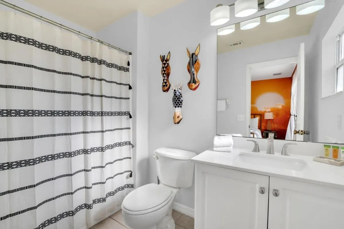 Holiday home Newly Renovated Stylish With Star Wars Mickey And Safari Themed #3tv4706 Kissimmee