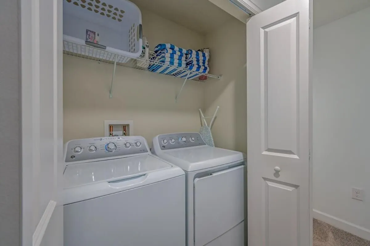 Relax In Style At Spacious 4-bedroom Ferienhaus Kissimmee