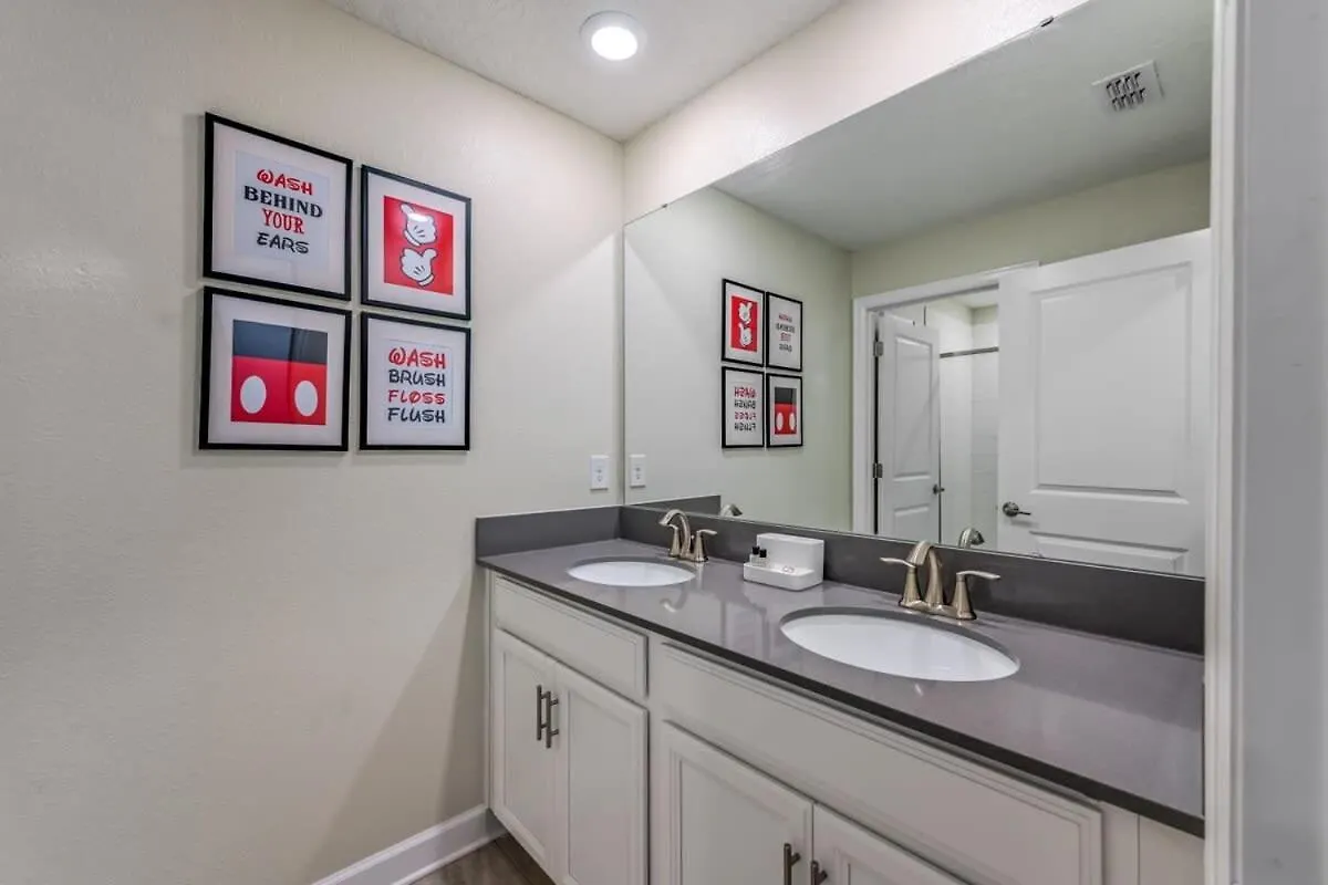 Relax In Style At Spacious 4-bedroom Kissimmee