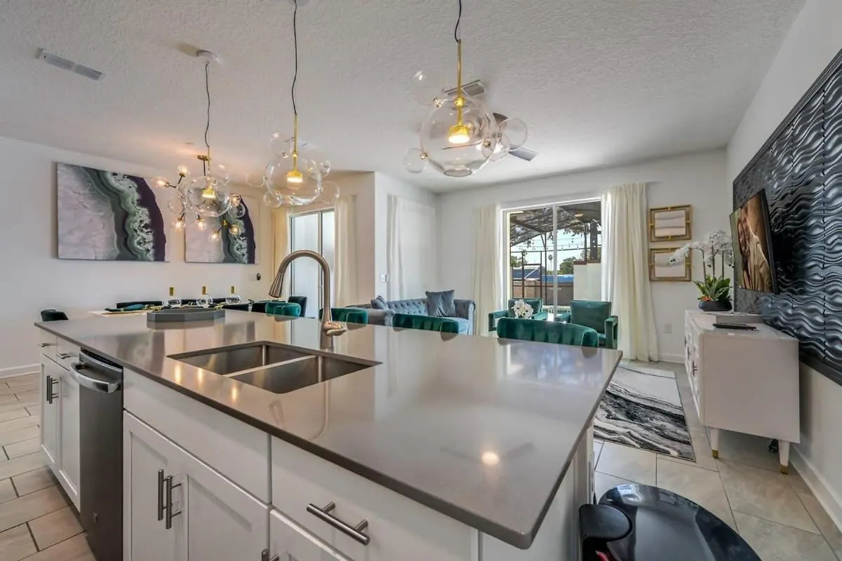 Relax In Style At Spacious 4-bedroom Ferienhaus *