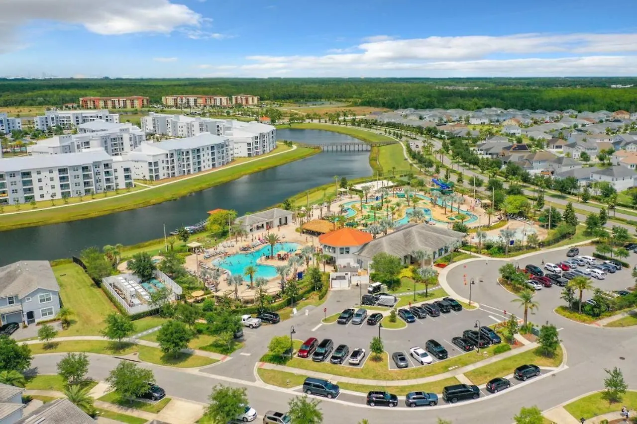 펜션 Storey Dreamy Townhome, 5 Mi Universal
