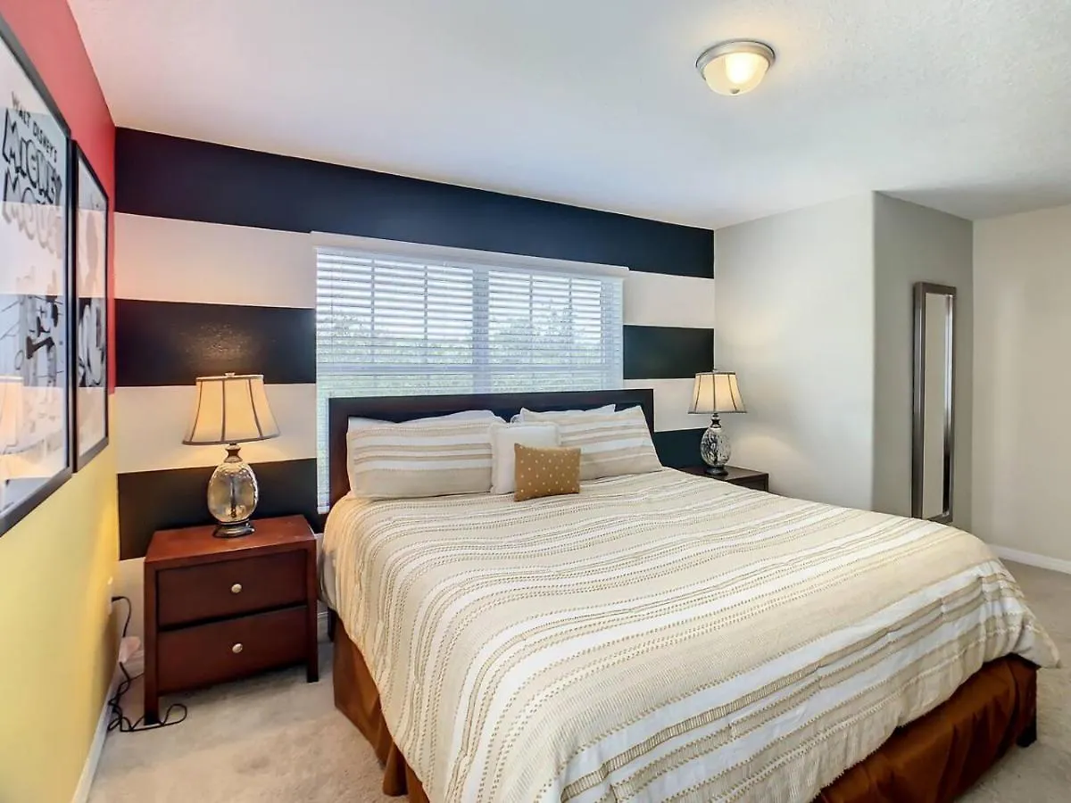 Storey Dreamy Townhome, 5 Mi Universal *