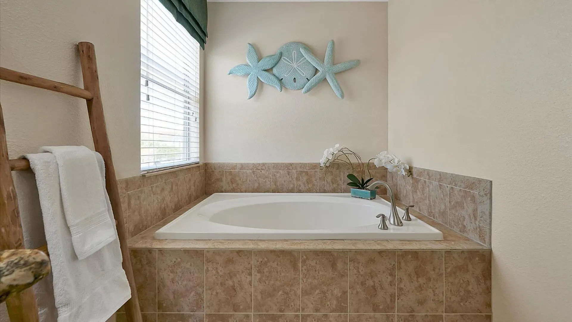6bd Elegant Retreat With Pool & Games Kissimmee