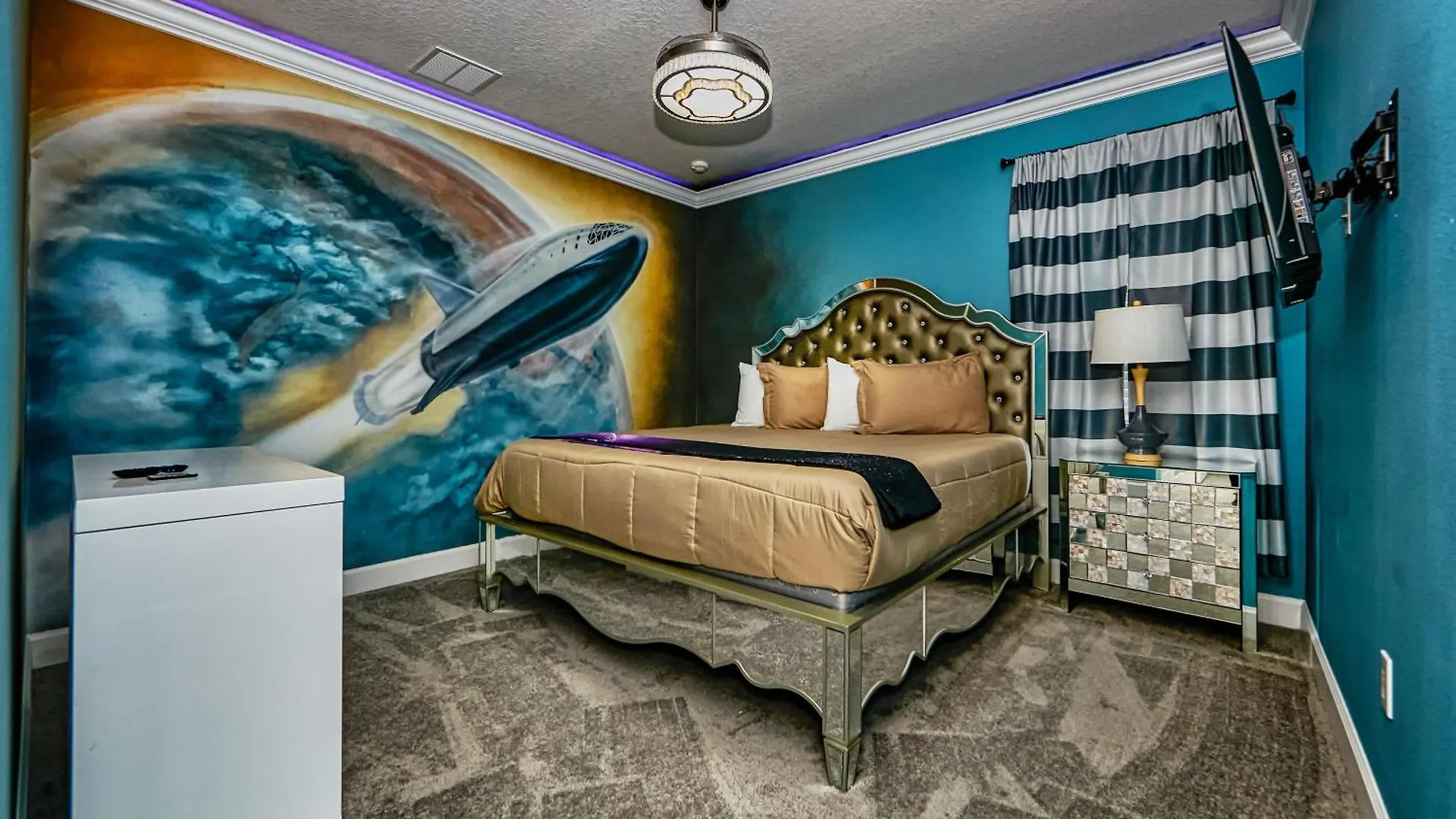 Remarkable With Cinemas, Pool, Spa, Games Room, And Casa de Férias