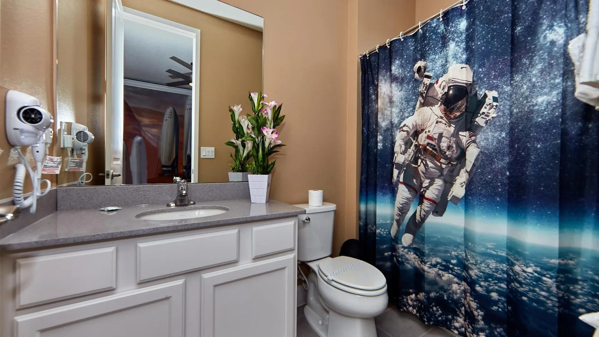 Remarkable With Cinemas, Pool, Spa, Games Room, And * Kissimmee