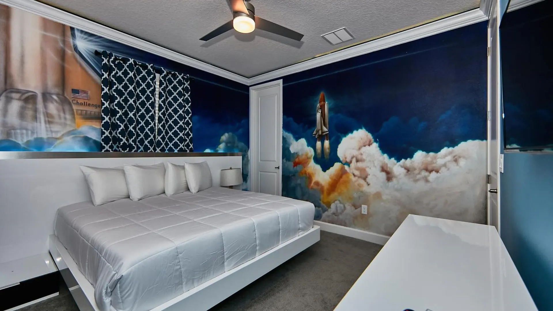 Remarkable With Cinemas, Pool, Spa, Games Room, And Casa de Férias