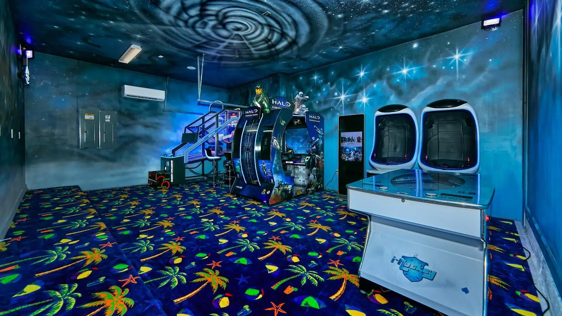 Remarkable With Cinemas, Pool, Spa, Games Room, And Casa de Férias