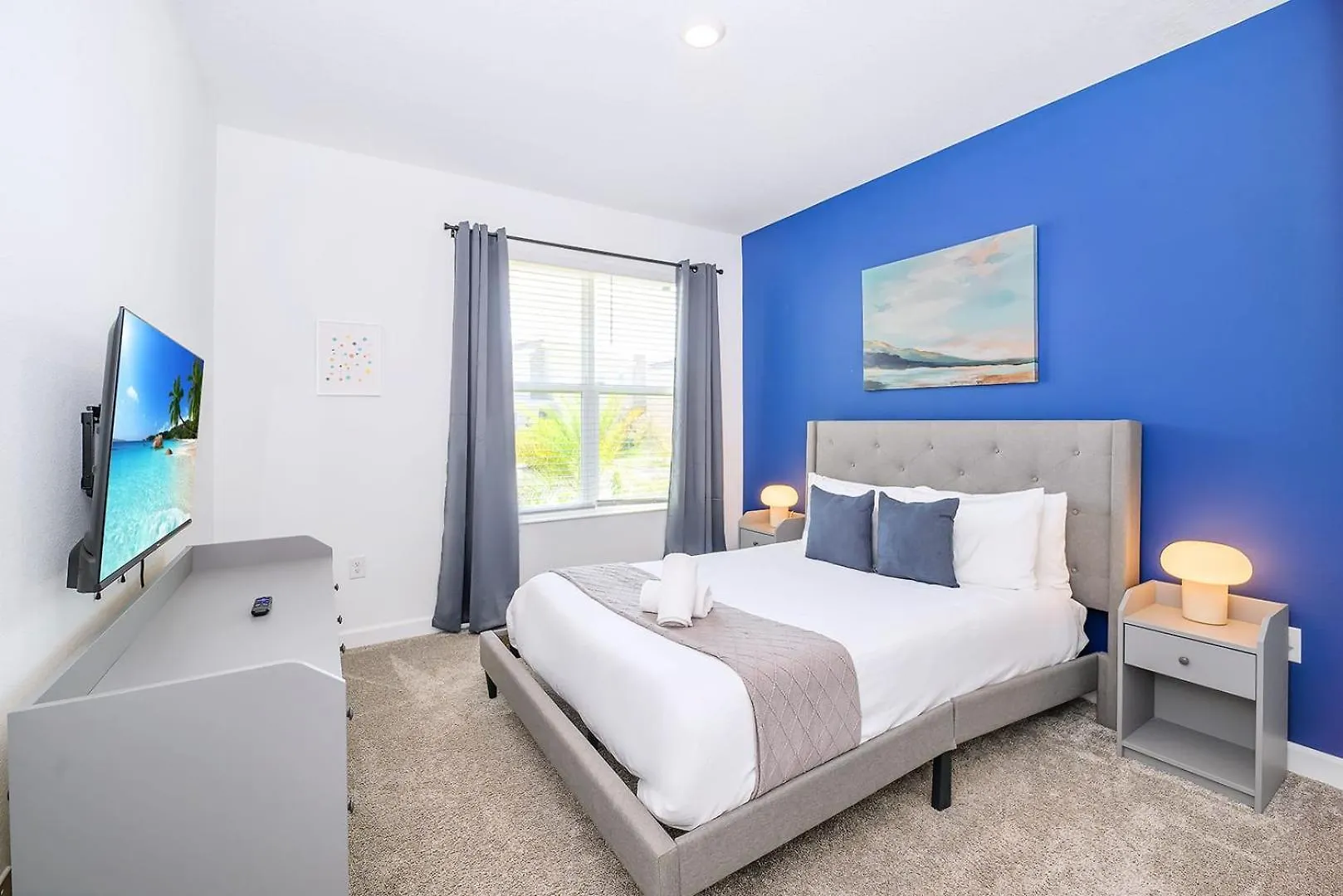 Bright & Airy 5br With Pool 度假居 *