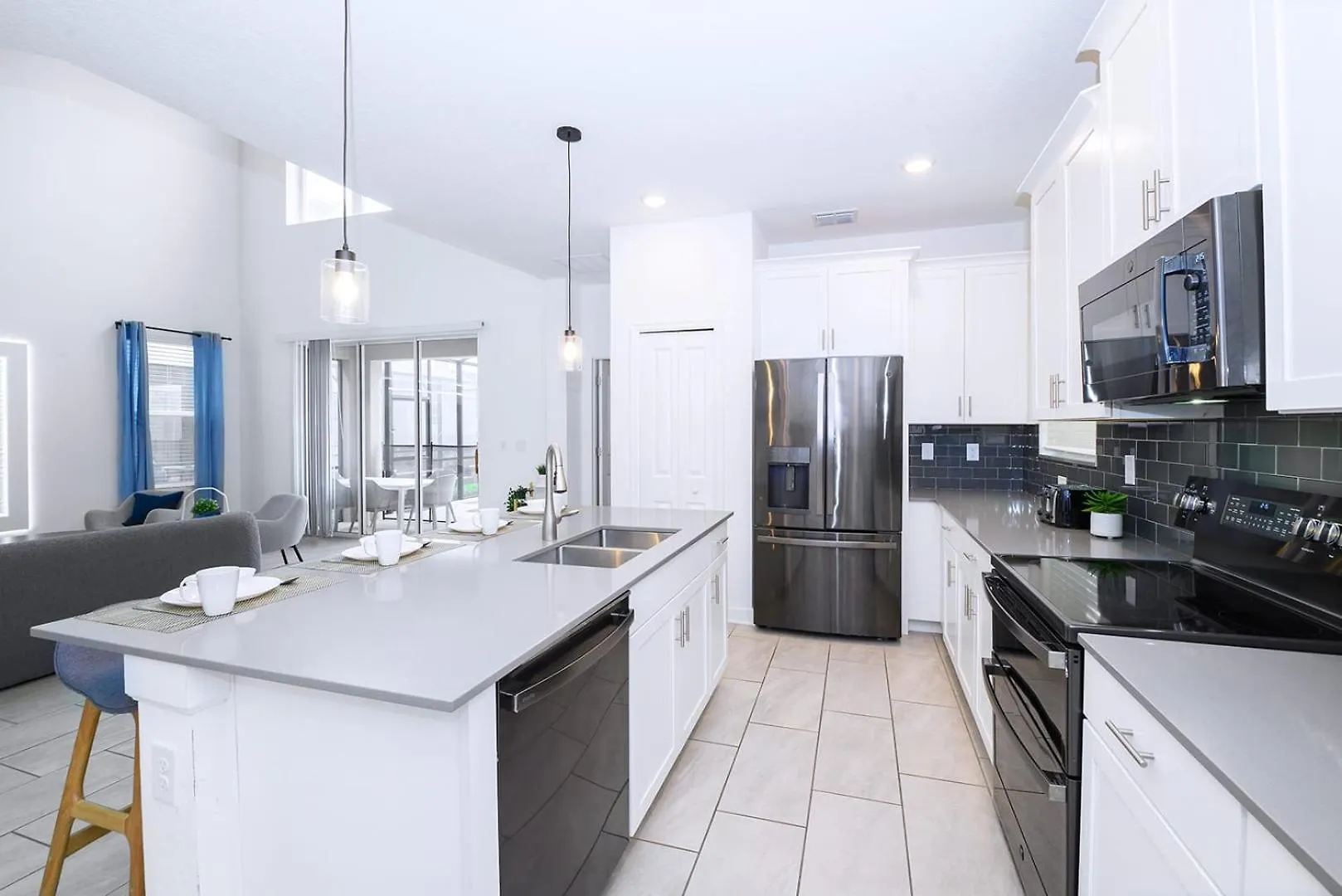 Bright & Airy 5br With Pool * 基西米