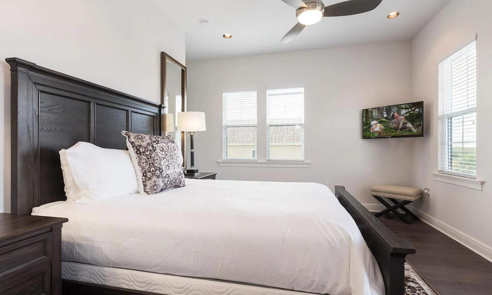 Charming 6 Bdrm With Water Views At Reunion *