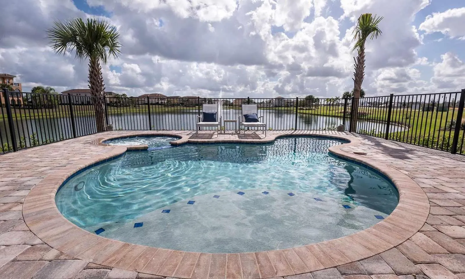 Charming 6 Bdrm With Water Views At Reunion Nyaraló Kissimmee