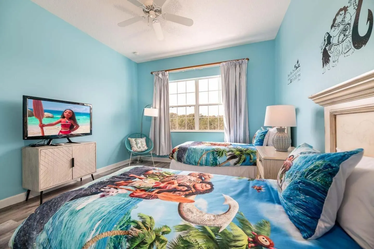 Beaming 5 Bdrm With Private Pool At Reunion