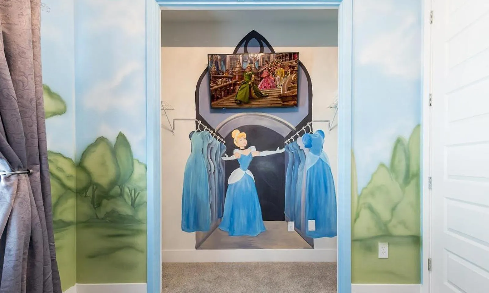 Stylish 6 Bdrm With Unreal Themed Bedroom At Reunion Hébergement de vacances *