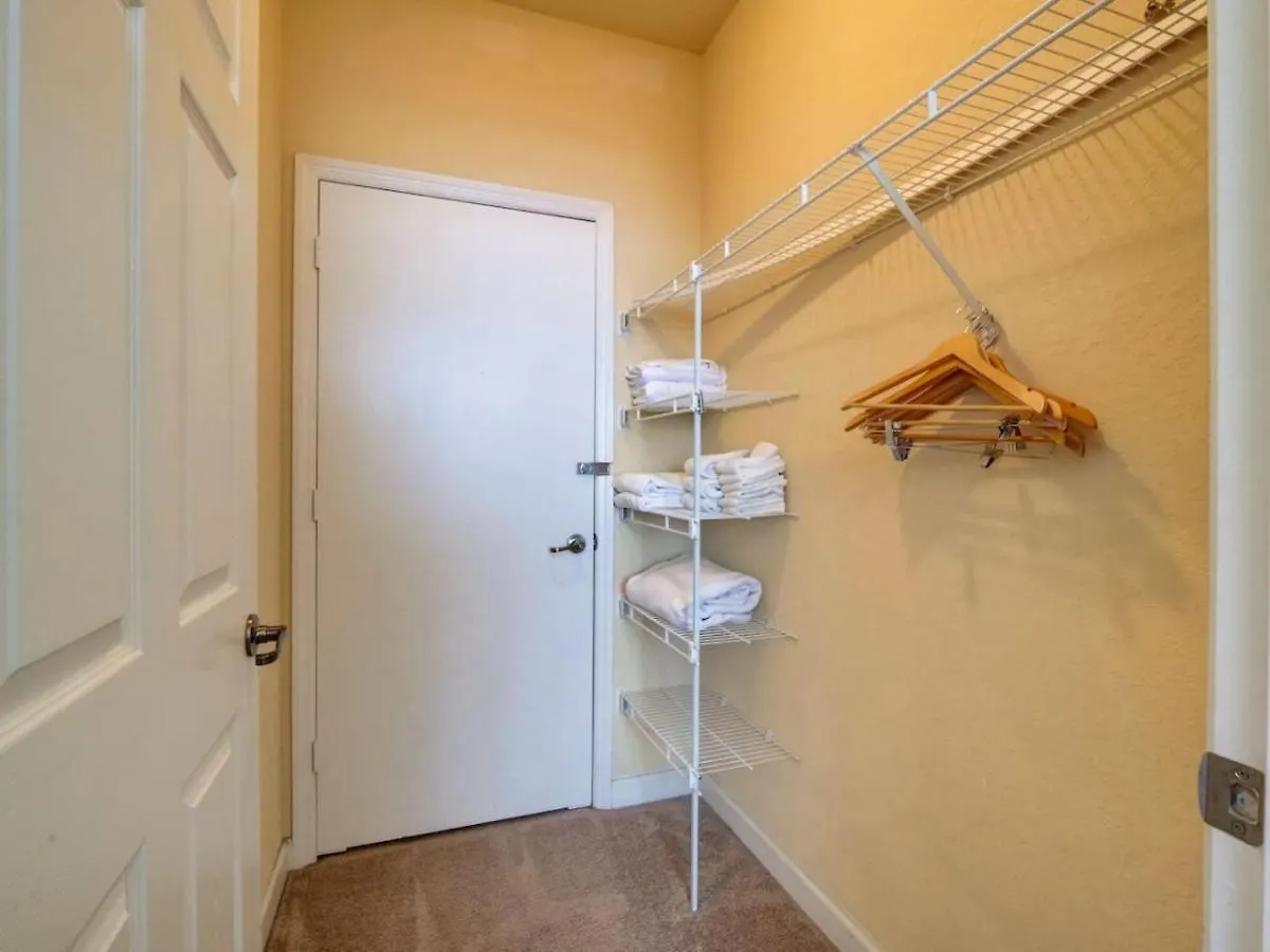 Fun Vacation - Gated Apartment
