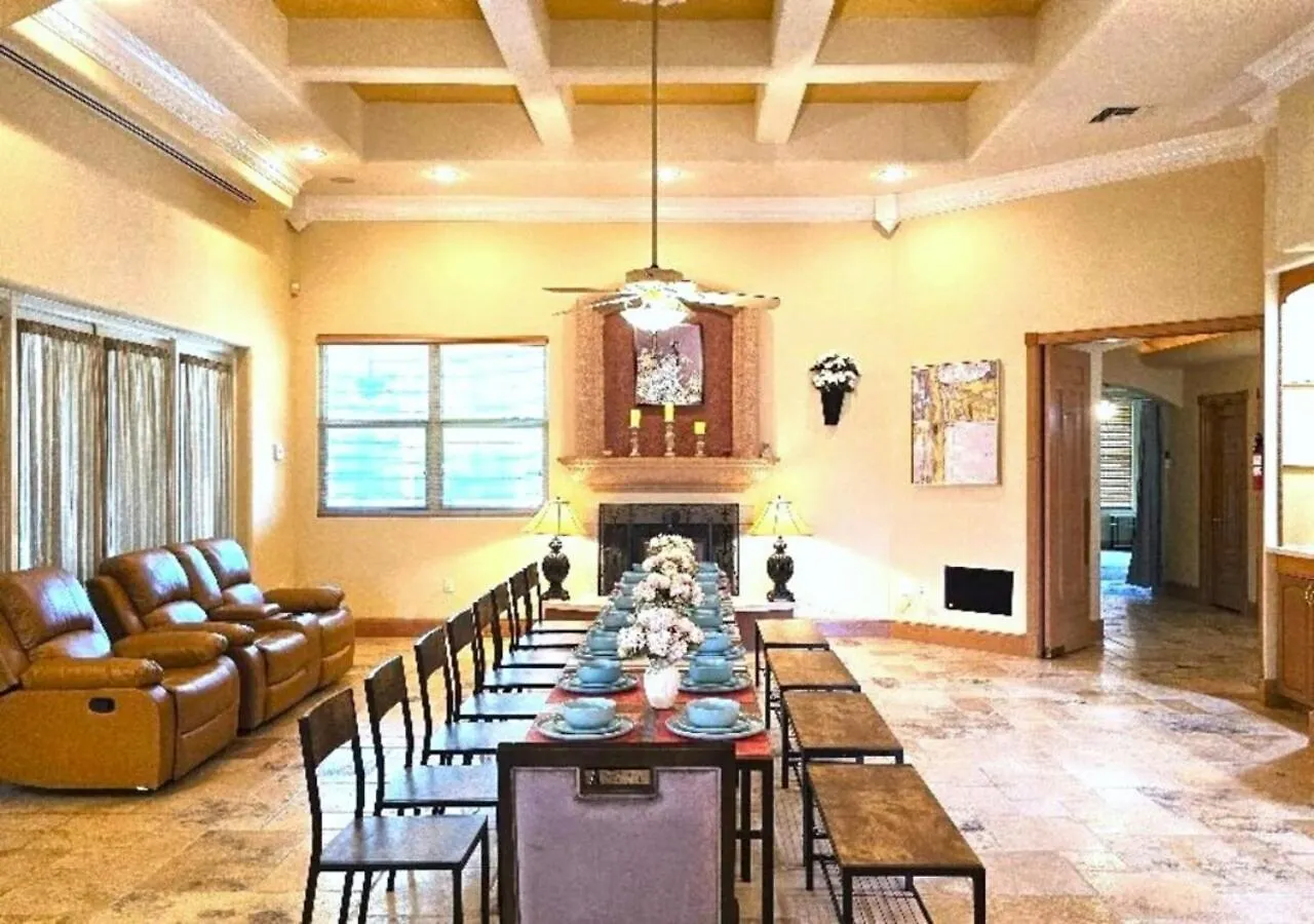 Stars Manor-disney-universal-pool-22people Вилла