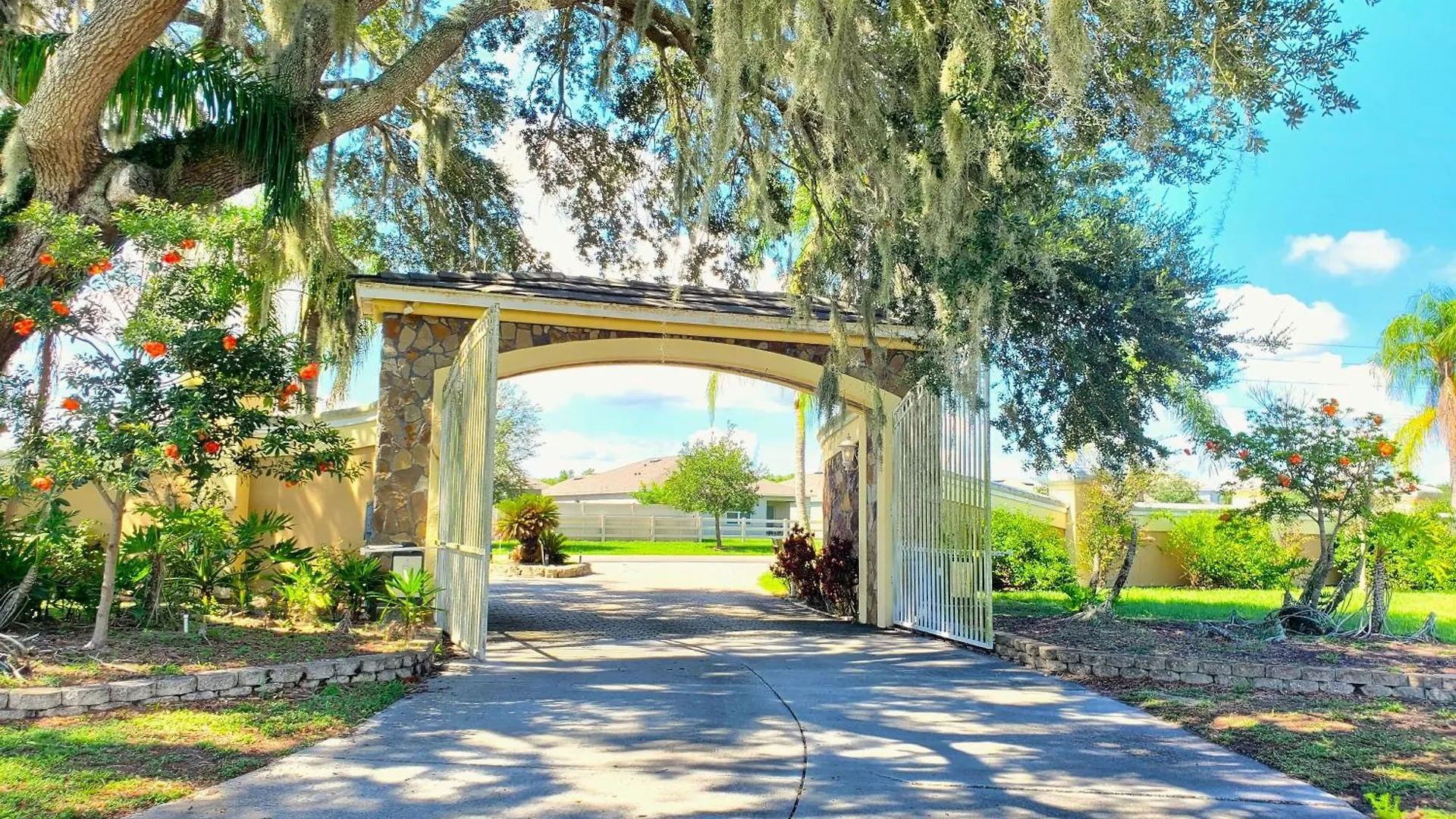 Stars Manor-disney-universal-pool-22people Вилла