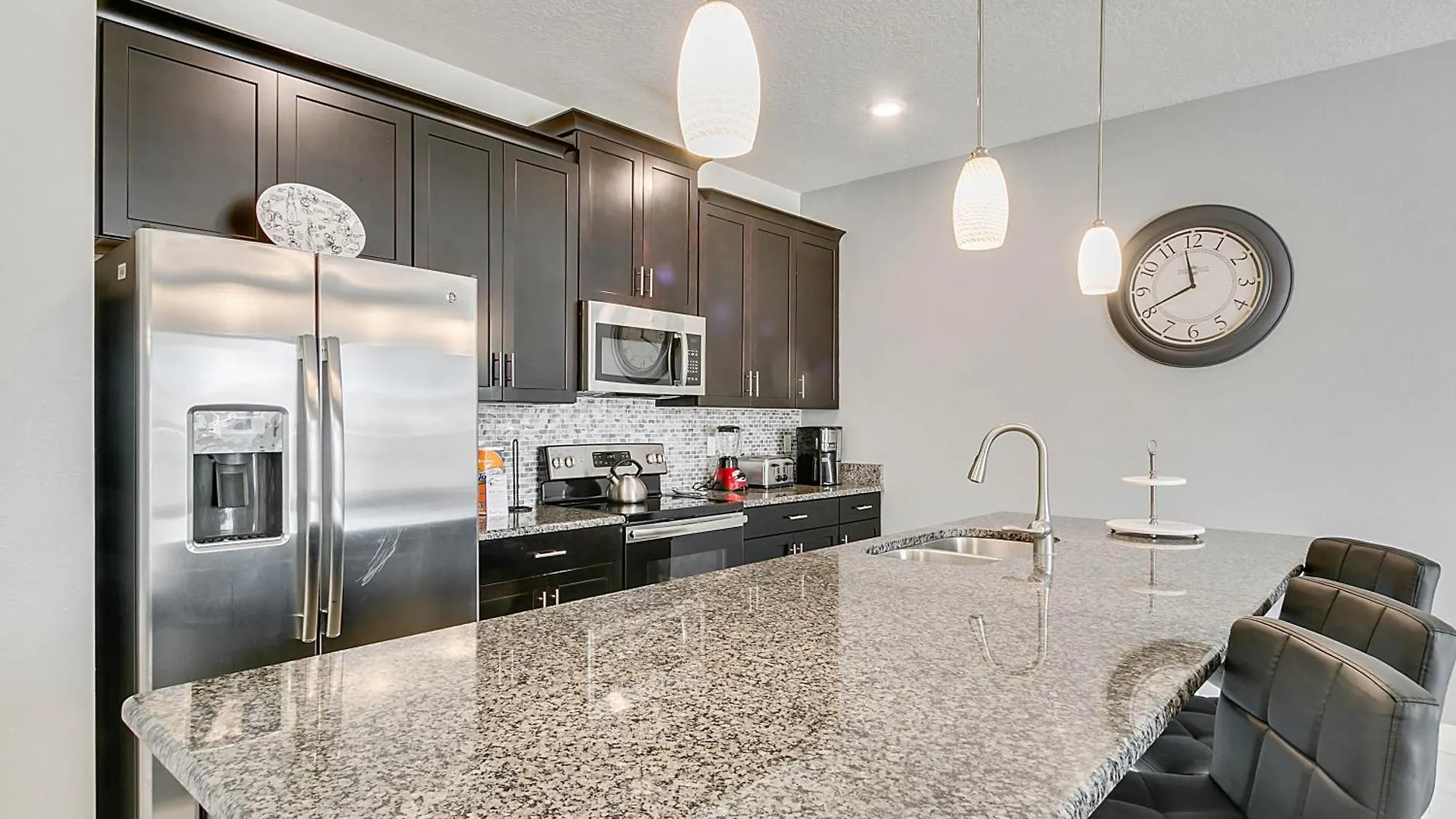 4 Bedroom-3 Bathroom Storey 3056gs Kissimmee