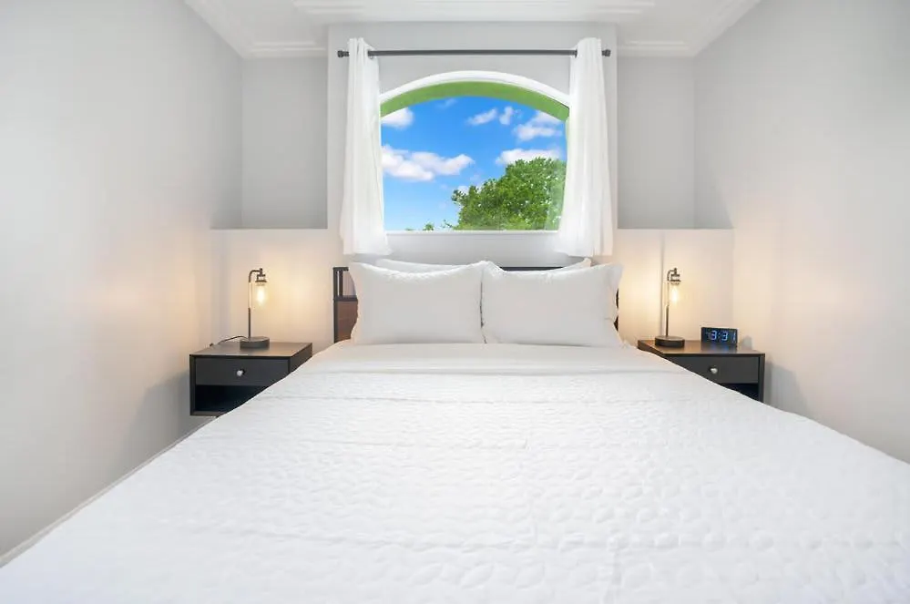 Luxury Near I Fully Renovated Hébergement de vacances *