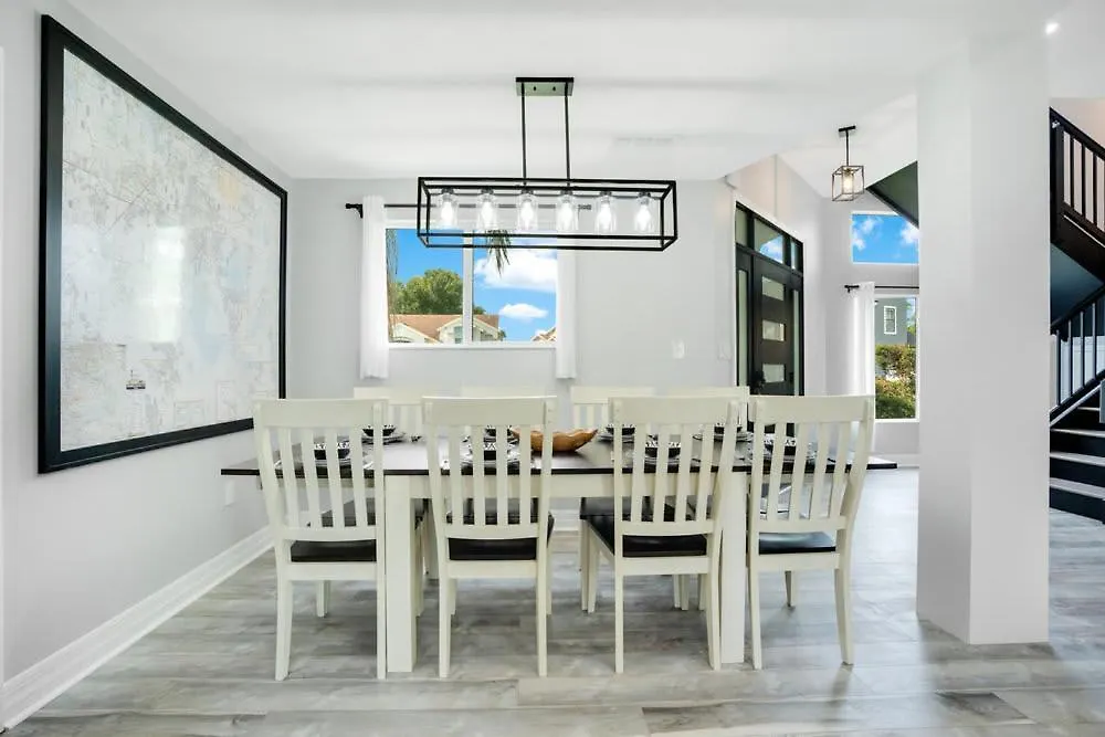 Luxury Near I Fully Renovated