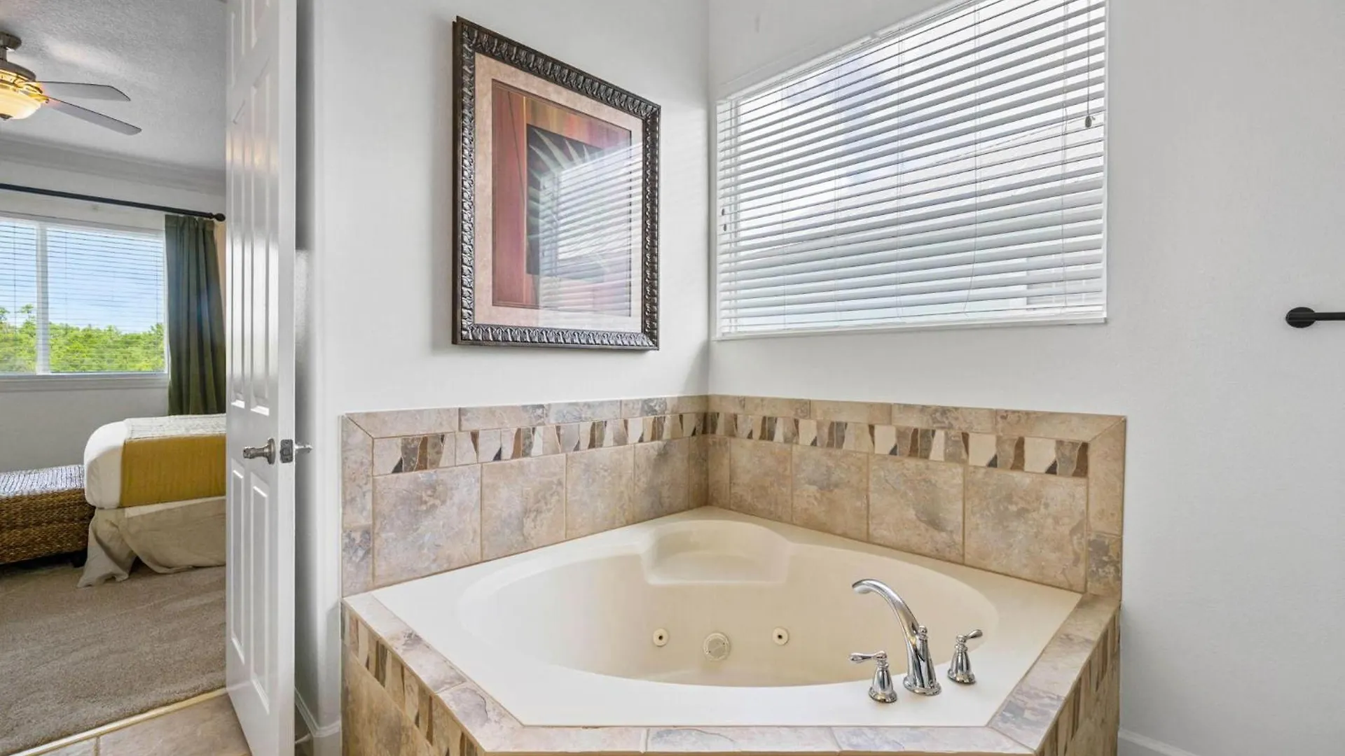 W453 - Tropical Retreat With Screened In Private Pool And At Reunion
