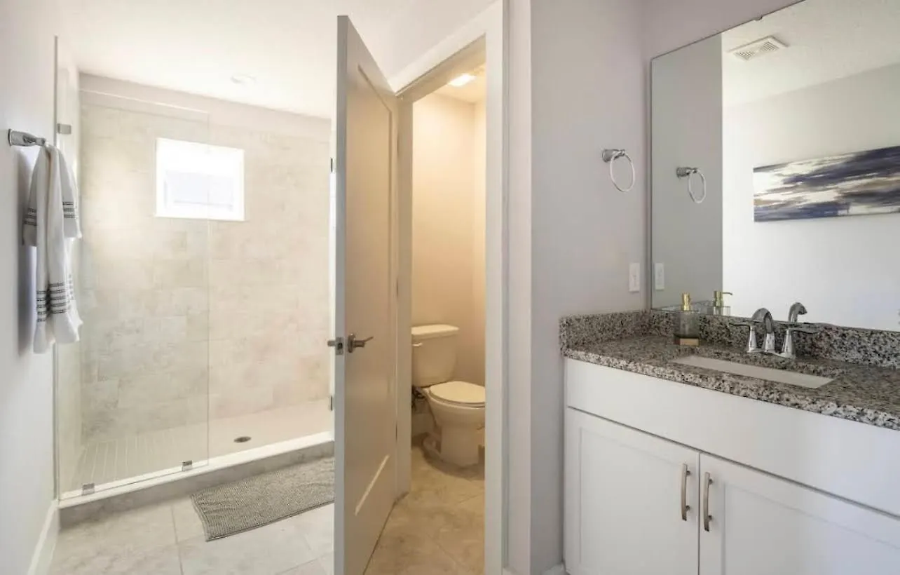 Luxe Getaway - Karaoke - Games - Heated Pool *
