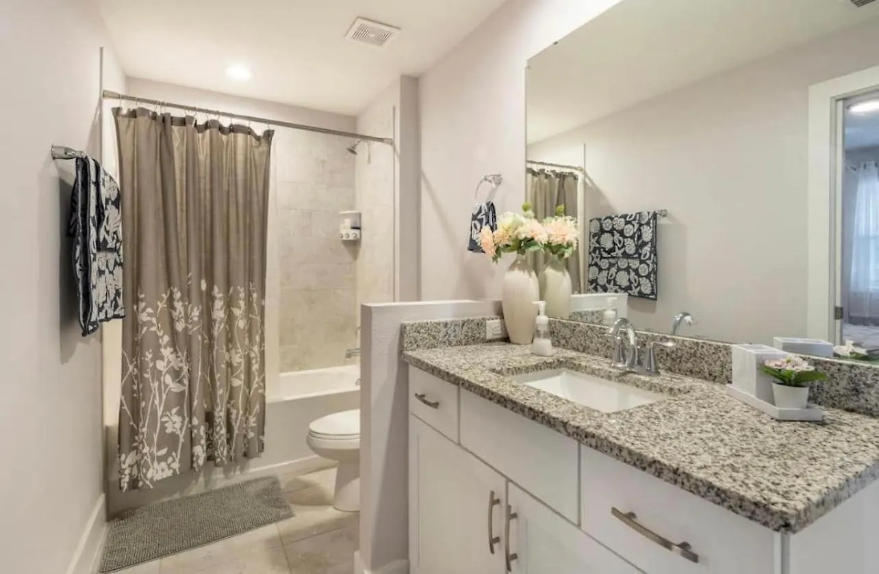 Luxe Getaway - Karaoke - Games - Heated Pool *