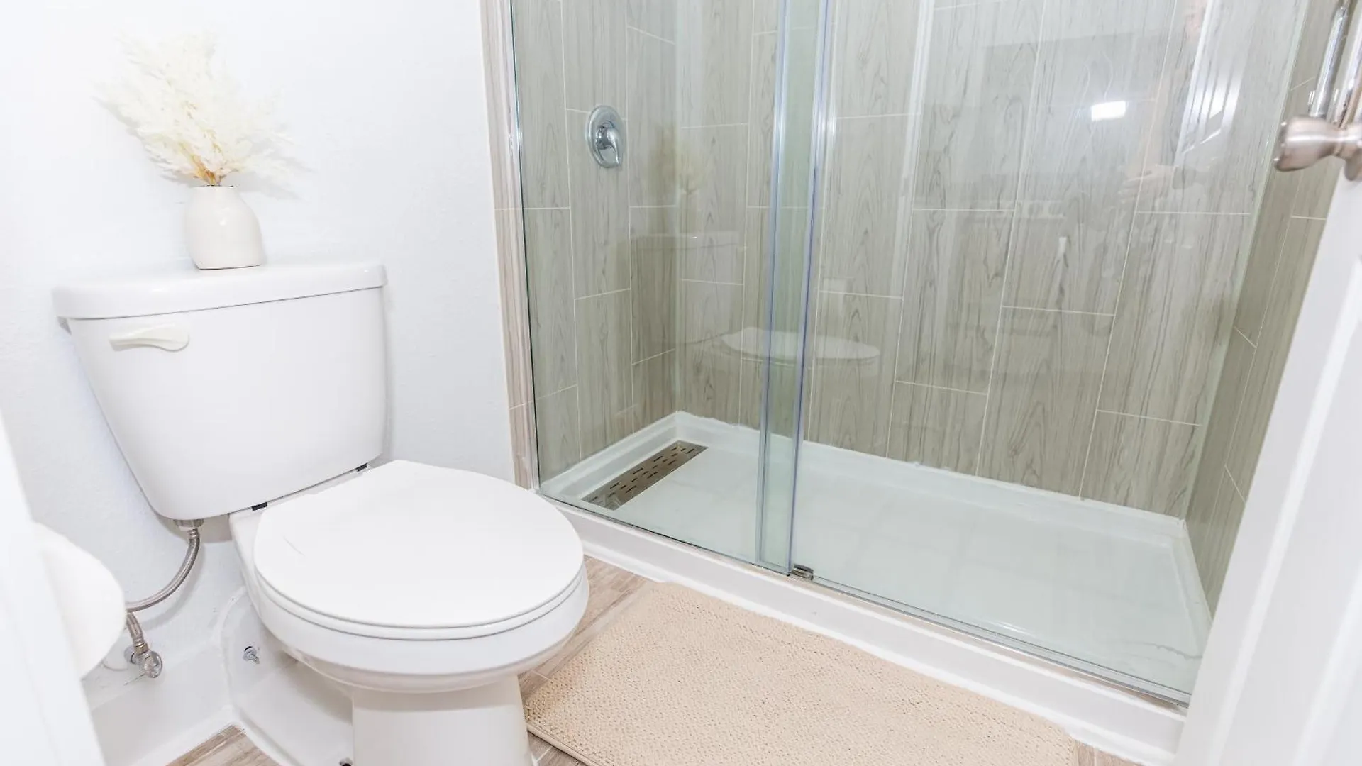 Luxury Boho 1bedroom 8 Minutes From Free Parking 公寓