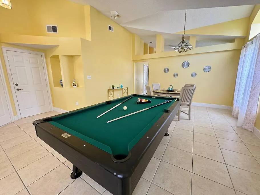 4 Bedroom And 2 Bath With Private Pool *
