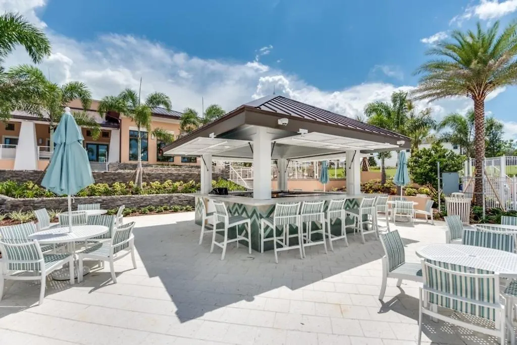 Florida Garden Luxury With Private Pool & Villa