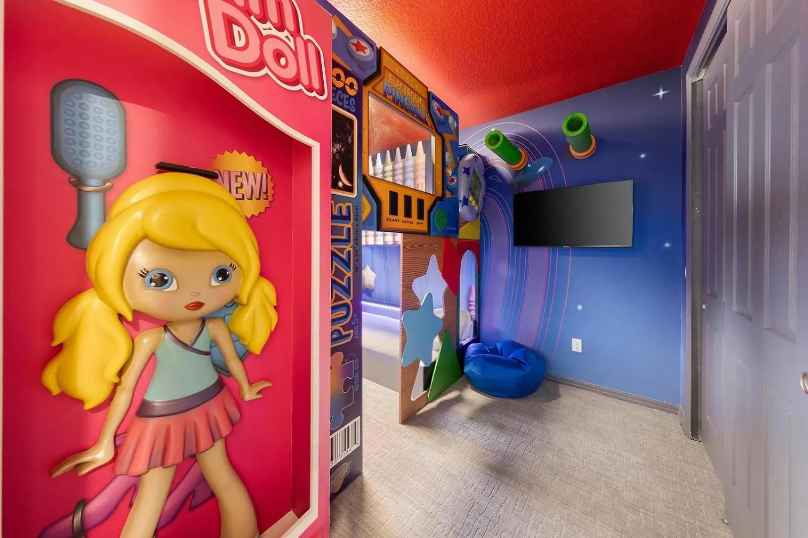 Unique With Toy Br, Theater, Game Loft & Pool *