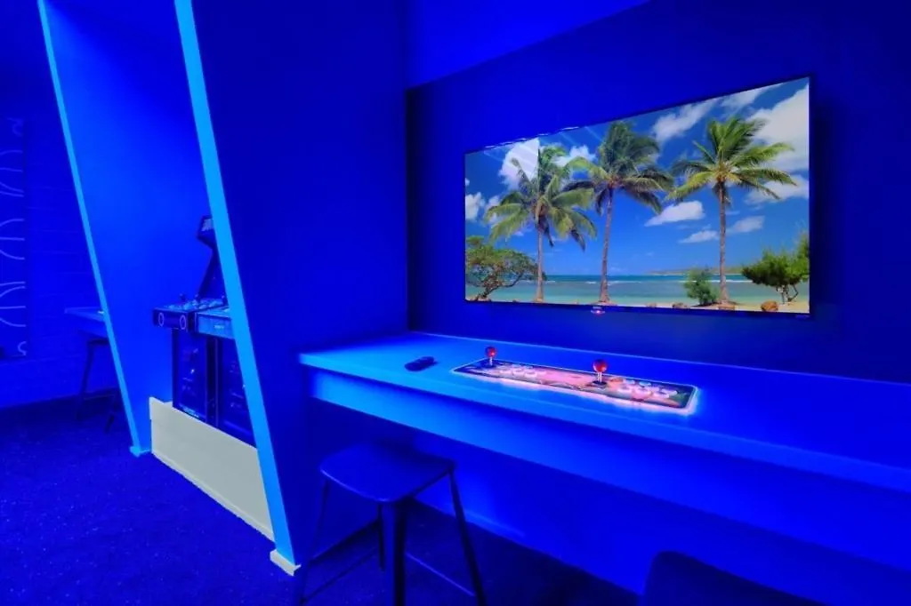Never Get Bored 9 Bed Pool, Spa, Games!