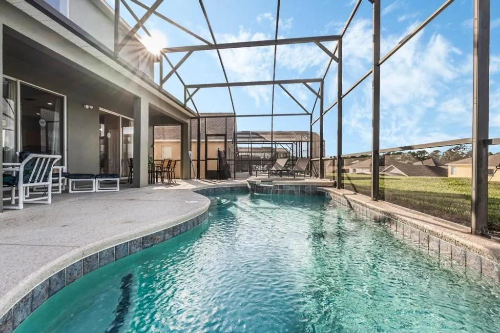 Emerald Island Large 8 Bed Golf