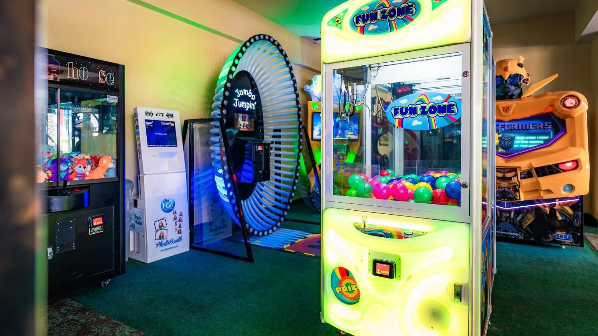 אתר נופש Fantasyworld 3*