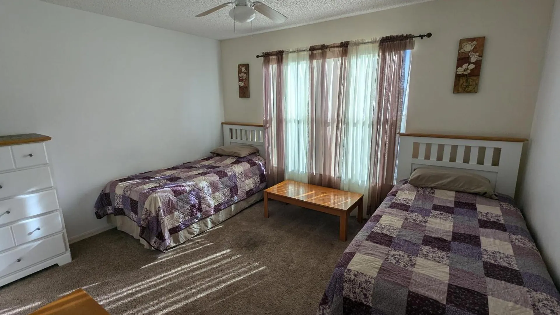 Large Lakeside 5 Bed With Private Pool Villa *