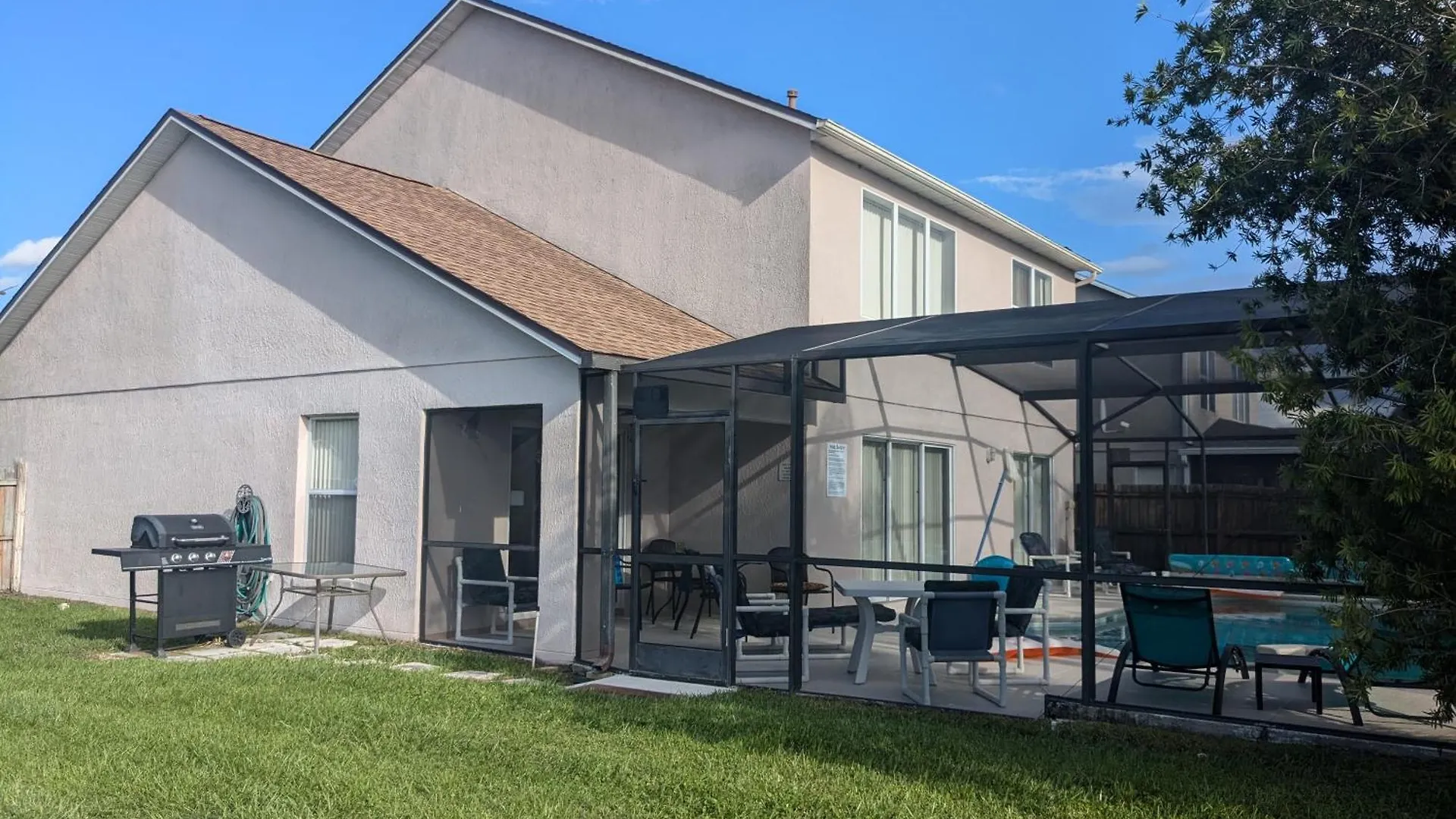 Large Lakeside 5 Bed With Private Pool Villa Kissimmee
