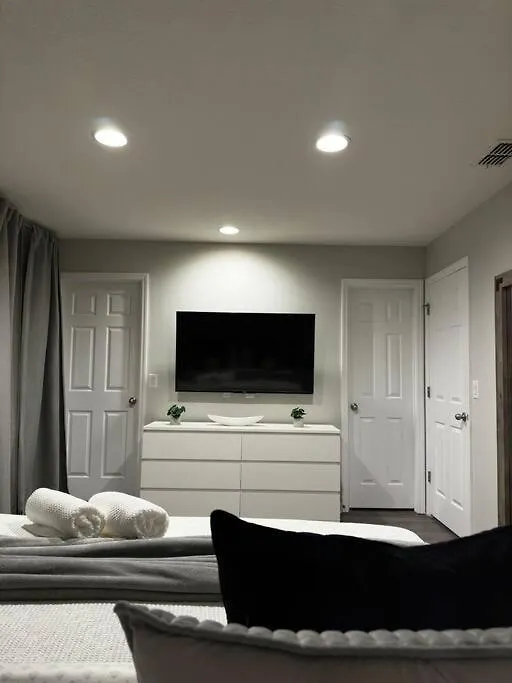 Apartment 2br Townhouse Near *
