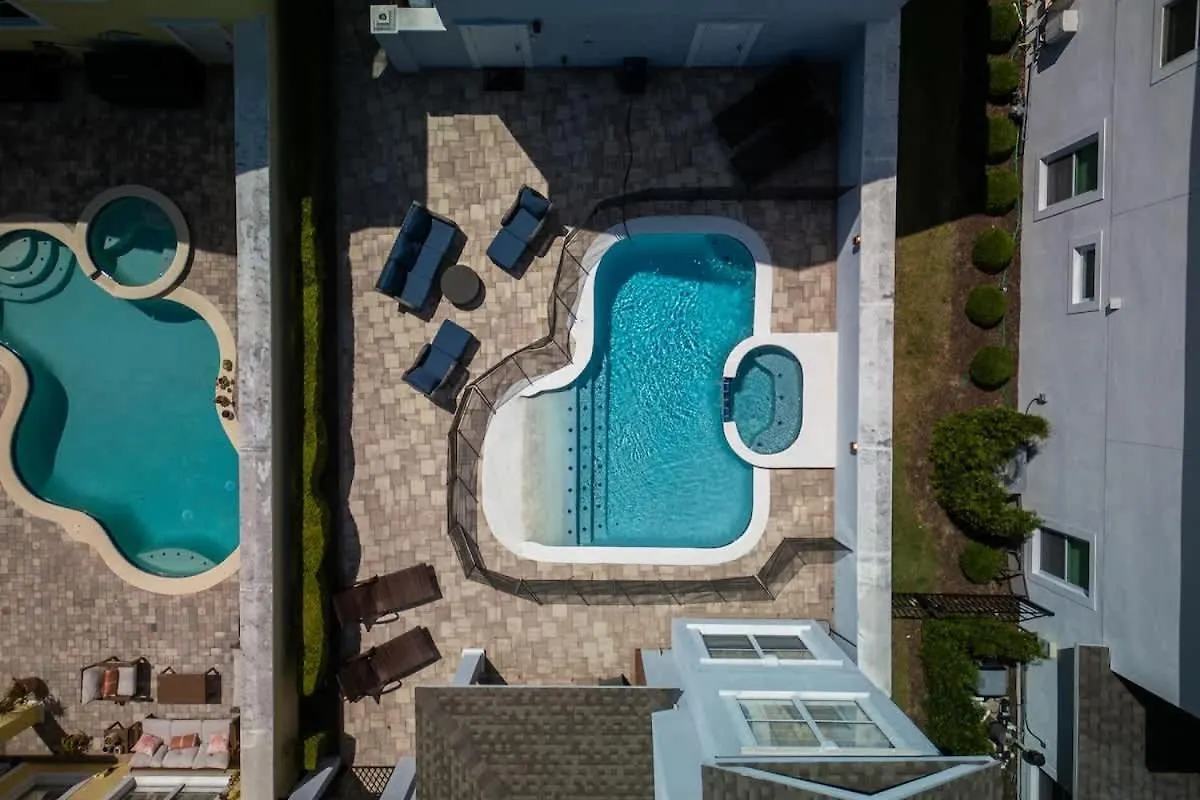 Luxurious Pool Overlooking Golf Course *