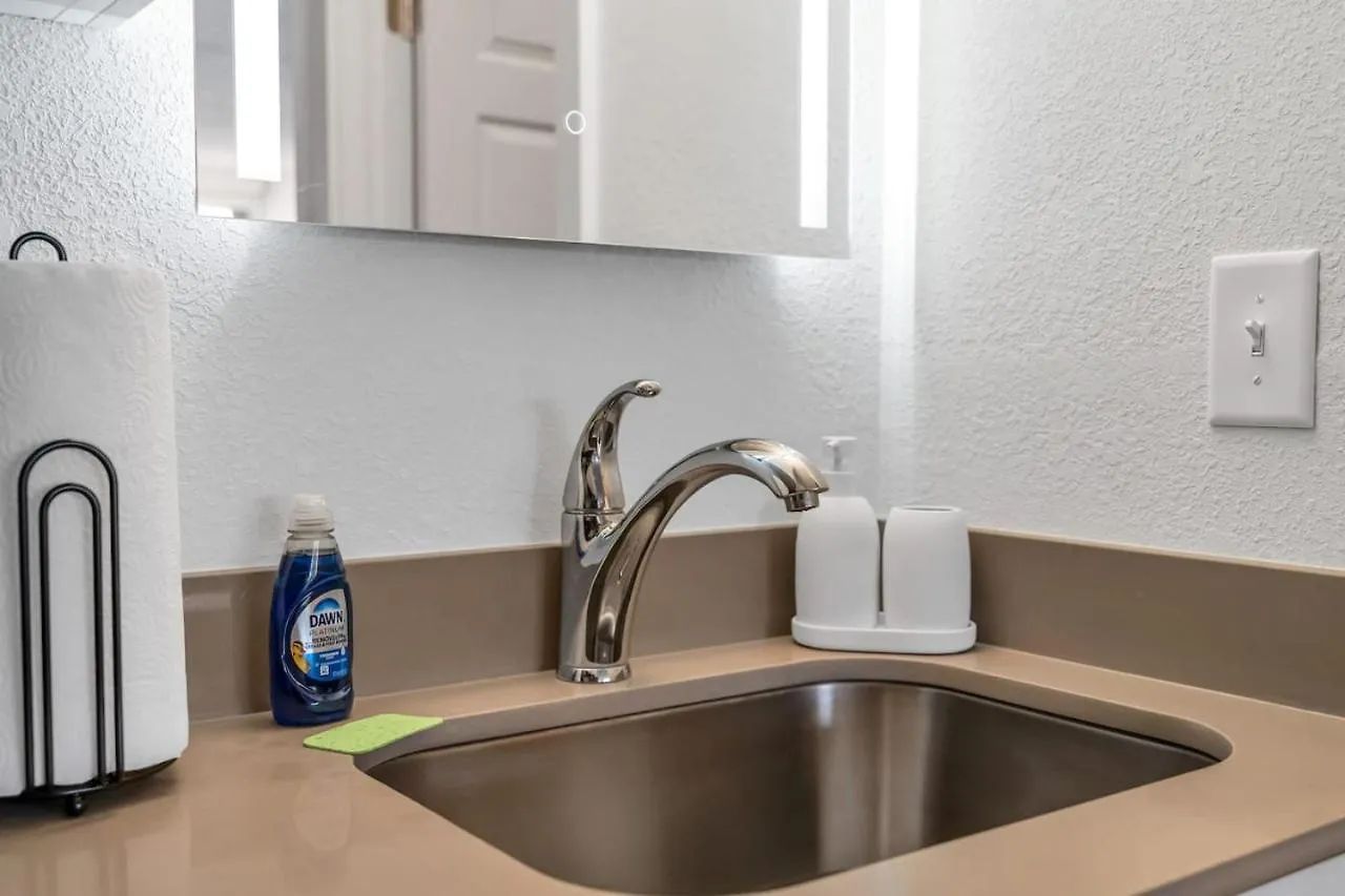 Escape 7 Mins To World And Free Parking Apartment