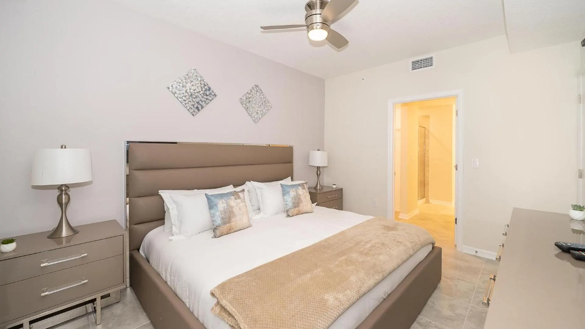 3120-303og Storey Lake, 2/2 Garden View