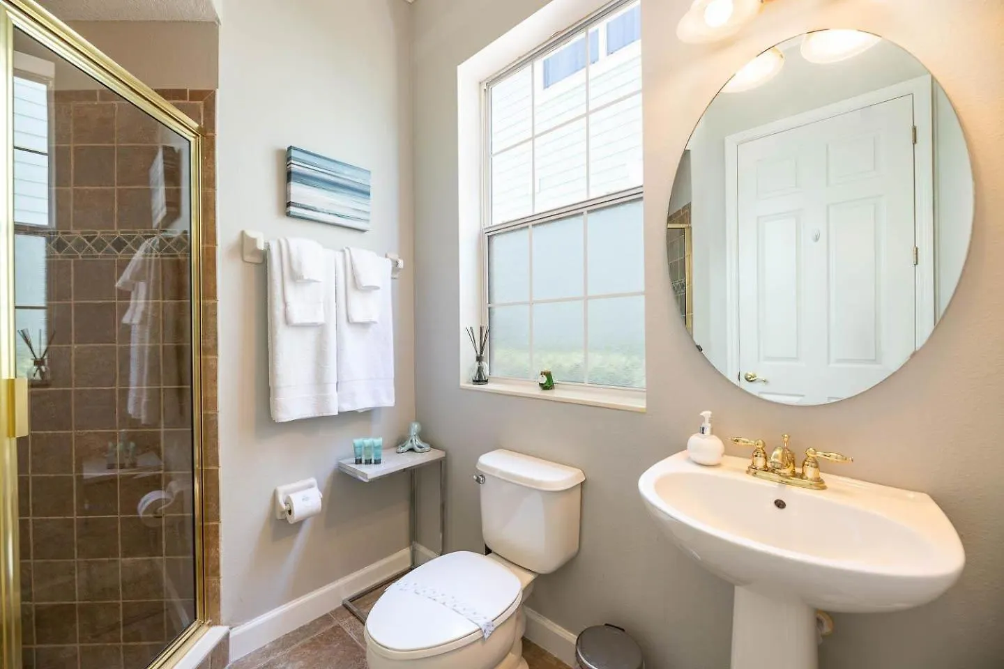 Beaming 5 Bdrm With Private Pool At Reunion *