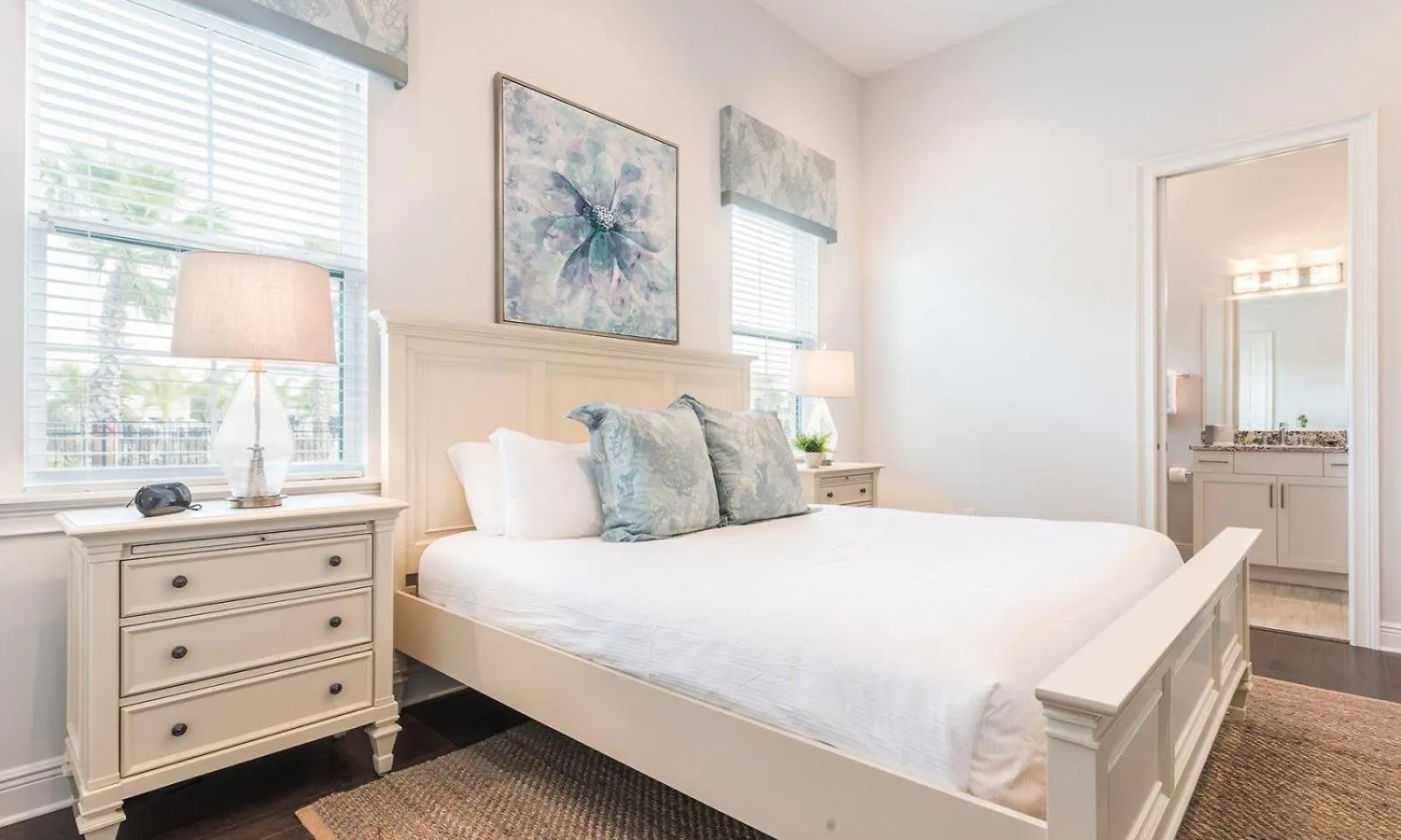 Charming 6 Bdrm With Water Views At Reunion *