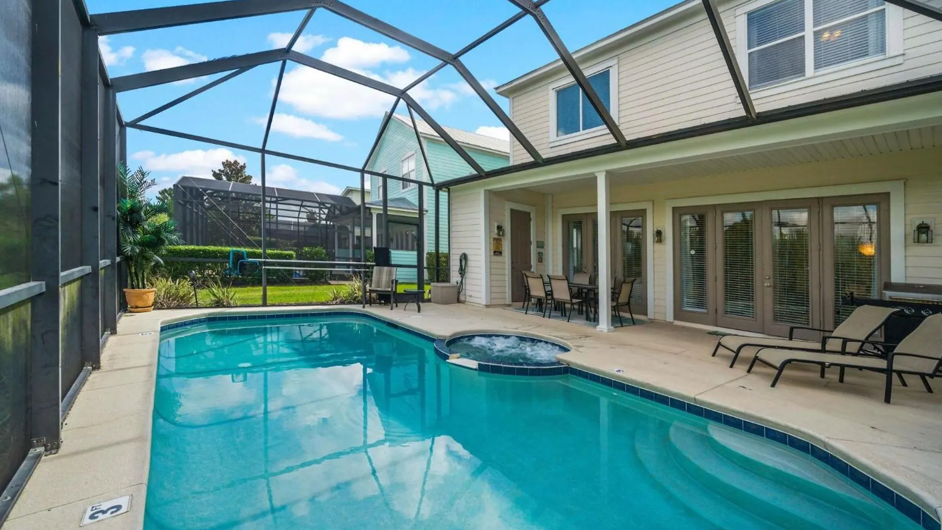 W453 - Tropical Retreat With Screened In Private Pool And At Reunion Kissimmee
