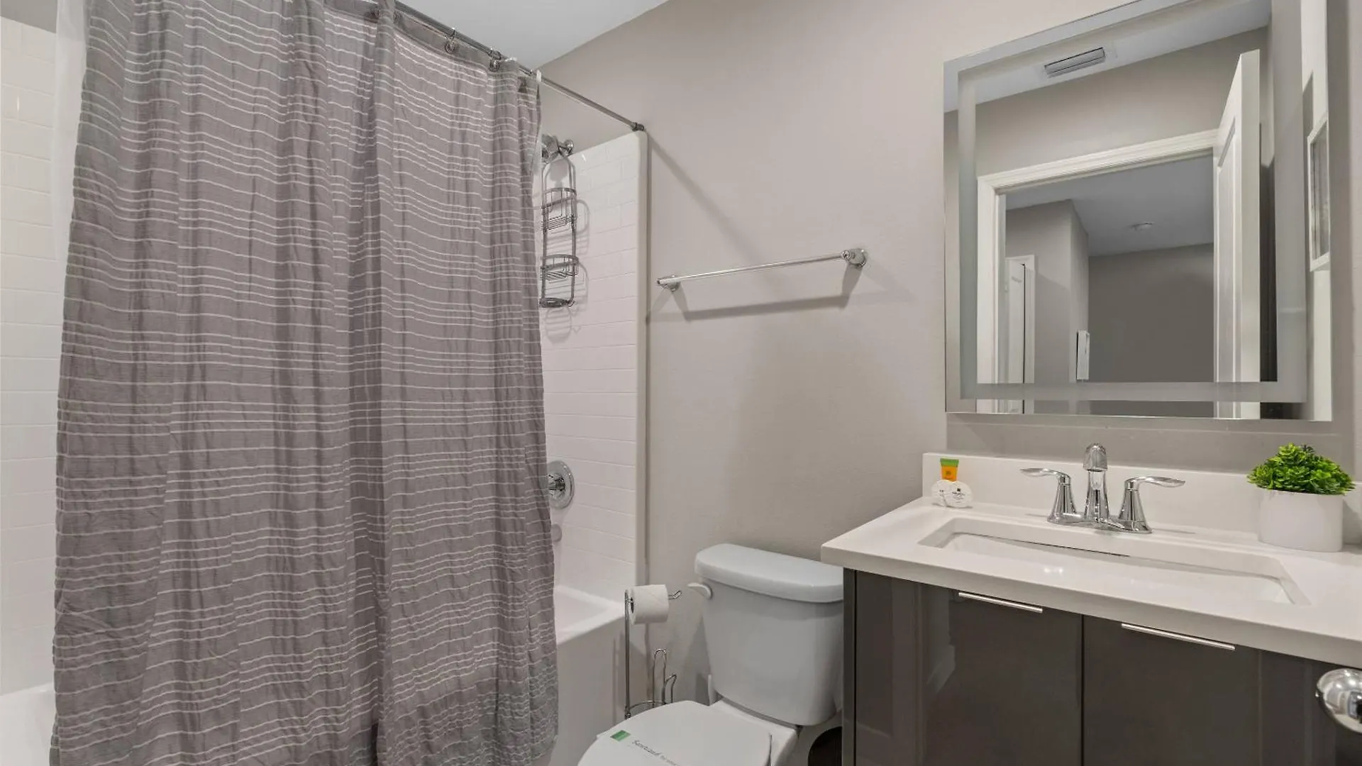 Modern 4 Bedrooms Vacation With Splash Pool At Le Reve * Kissimmee