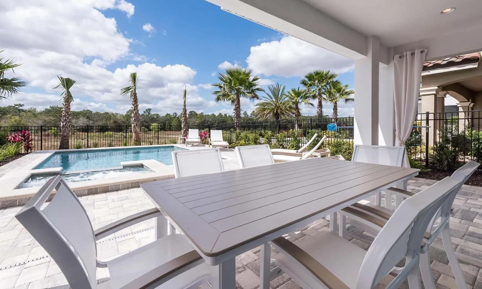 Modern 6 Bdrm With Upscale Living At Reunion Ferienhaus *