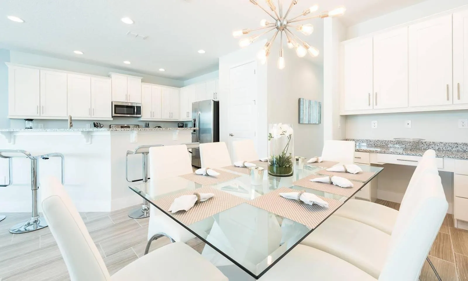 Modern 6 Bdrm With Upscale Living At Reunion Ferienhaus