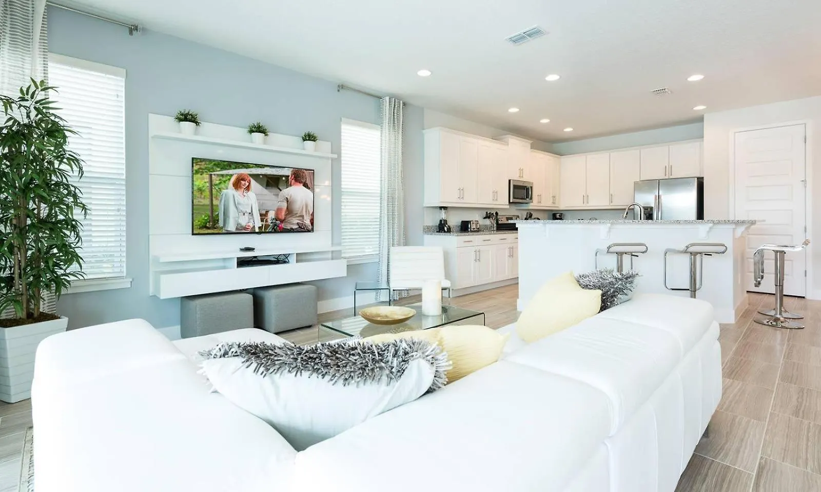 Modern 6 Bdrm With Upscale Living At Reunion Ferienhaus *