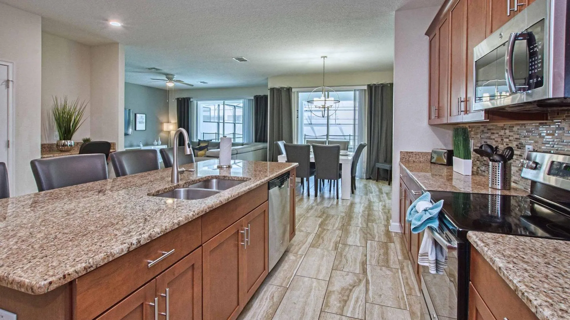 Spacious 6 Bed With Pool In Prime Storey Location Σπίτι διακοπών *